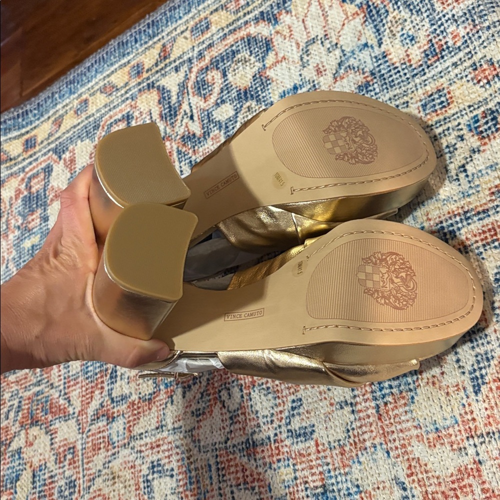 Vince Camuto Phebie Platform Heels in Egyptian Gold SZ 10 NIB - Picture 6 of 8